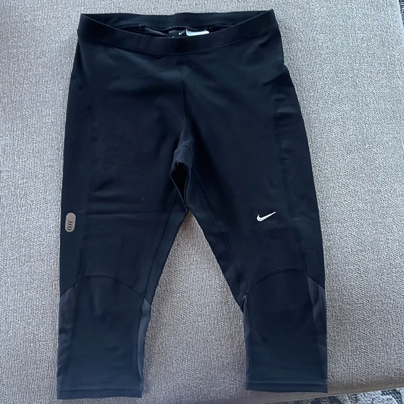 Nike capris - Picture 3 of 3
